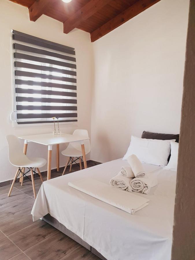 V&E'S Apartments Pigadhia  Extérieur photo