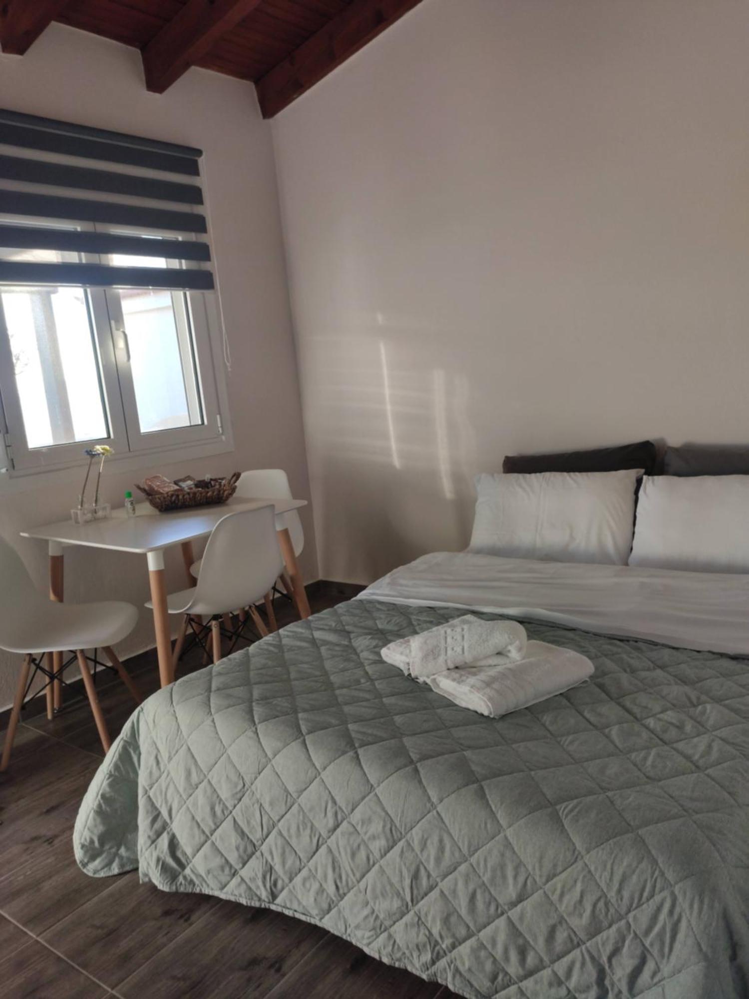 V&E'S Apartments Pigadhia  Extérieur photo